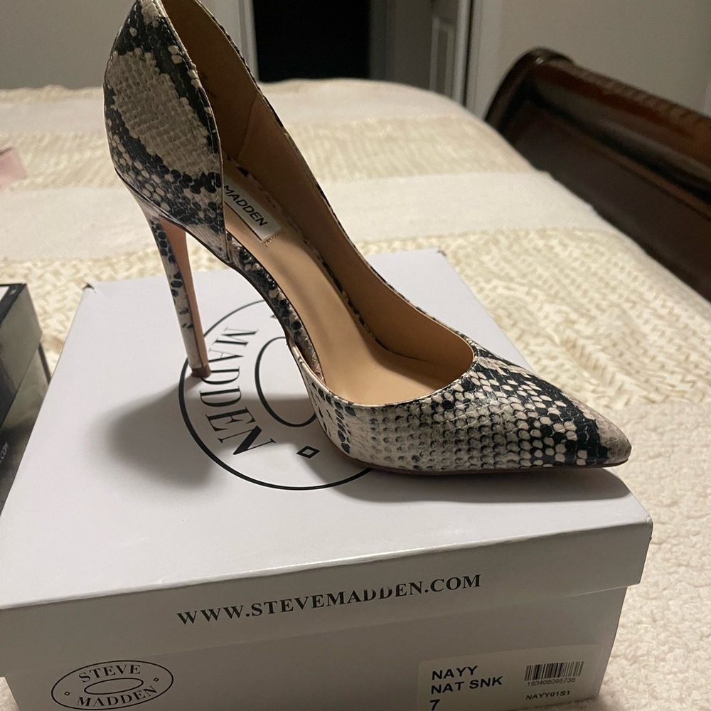 Ladies Steve Madden Snake Skin Stilleto